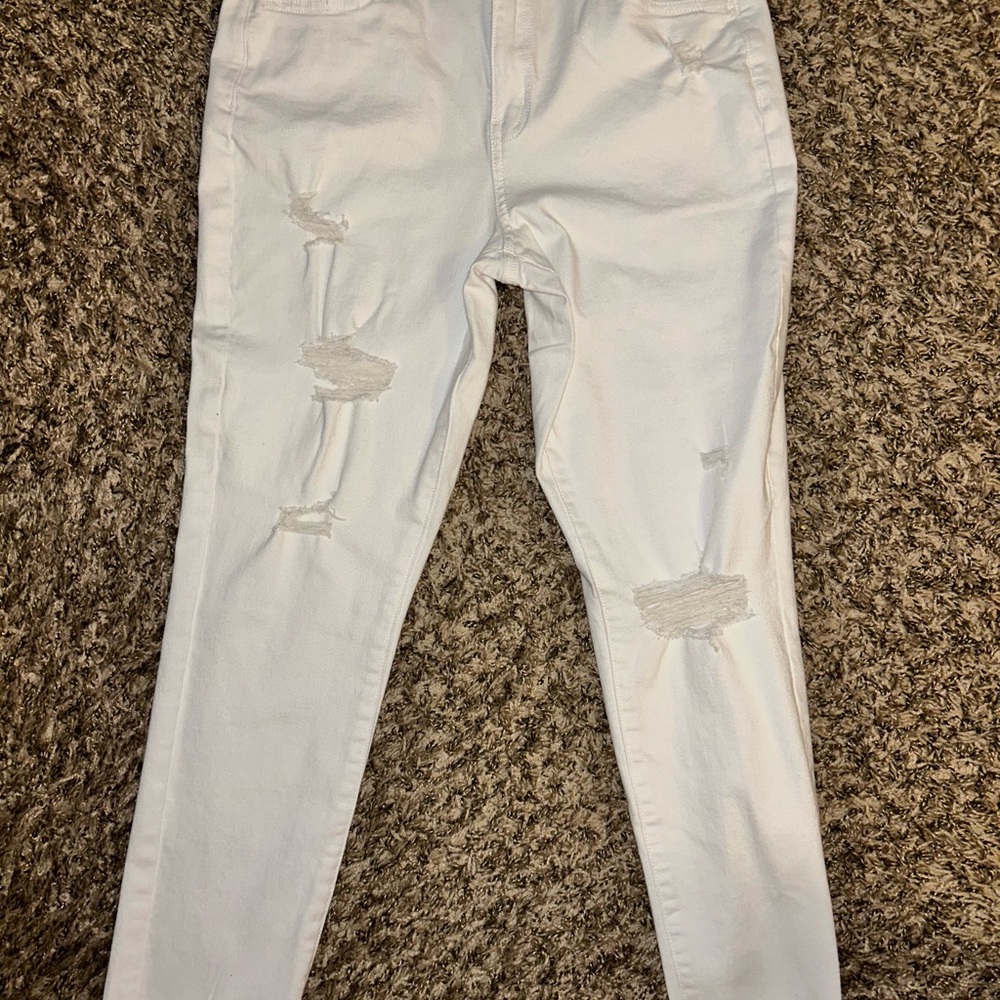 NWT So Women's White Distressed Jeans size 11/30